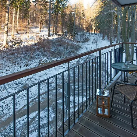 Trevilles Deep Forest דירה