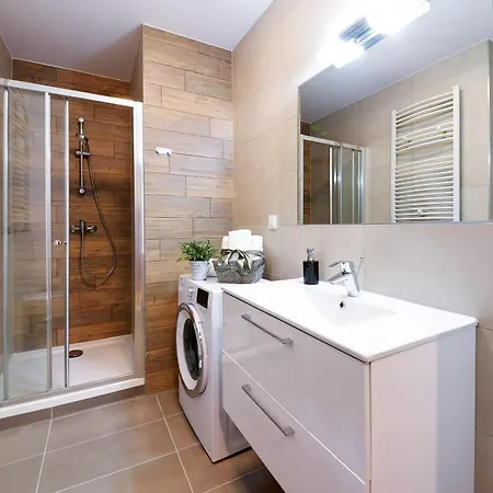 Trevilles Deep Forest * שצ'קלארסקה פוראובה